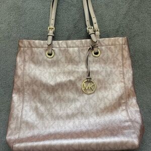 Michael Kors Jet Set Large Travel Tote